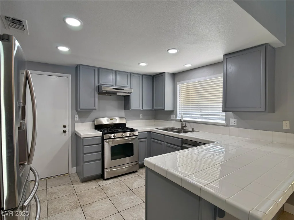 349 Esquina, Henderson, NV 89014