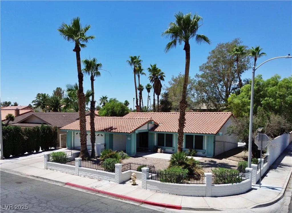 349 Esquina, Henderson, NV 89014