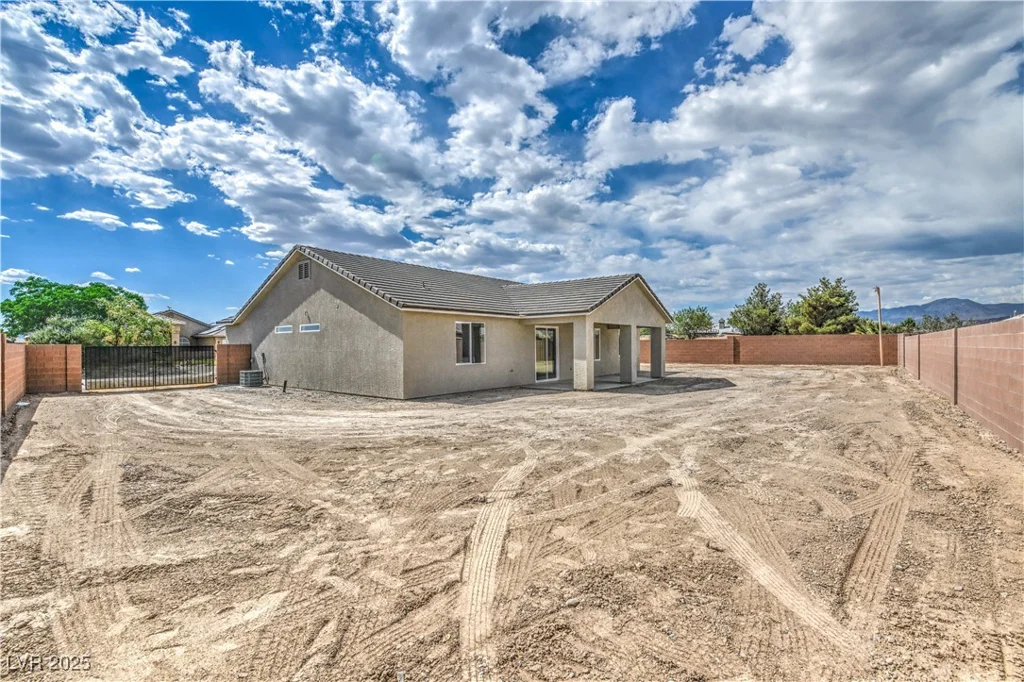 4801 Stoneham, Pahrump, NV 89061