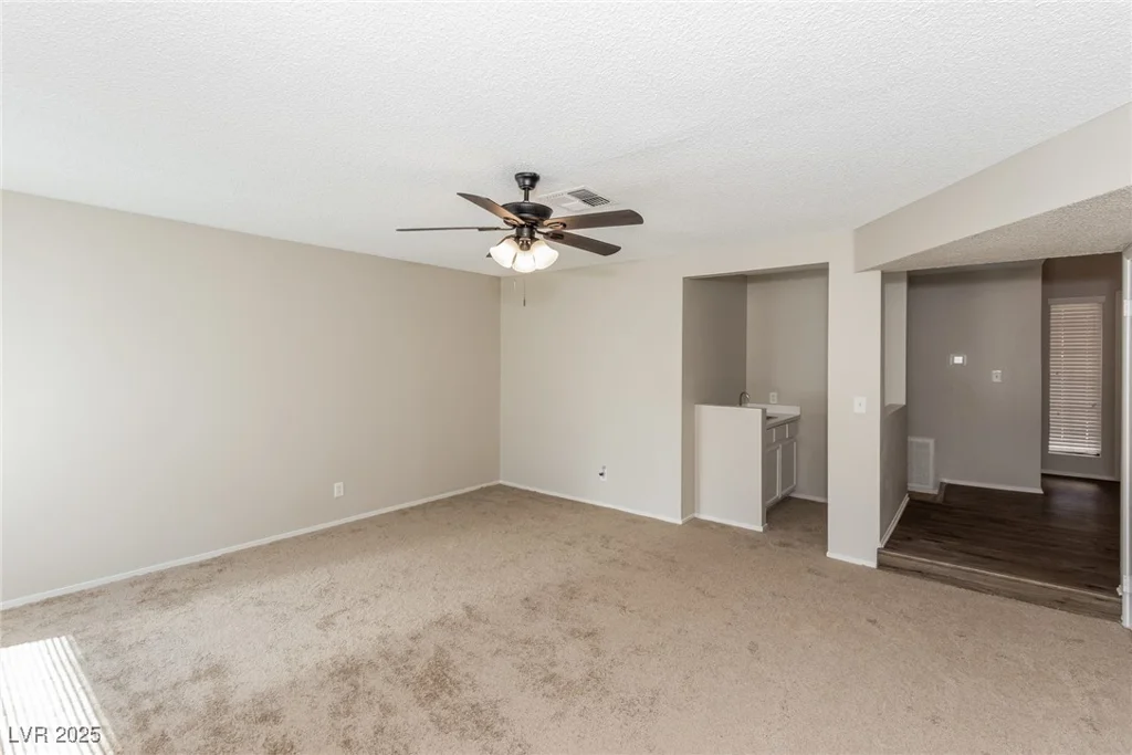 2924 Pleasant Lake, Las Vegas, NV 89117
