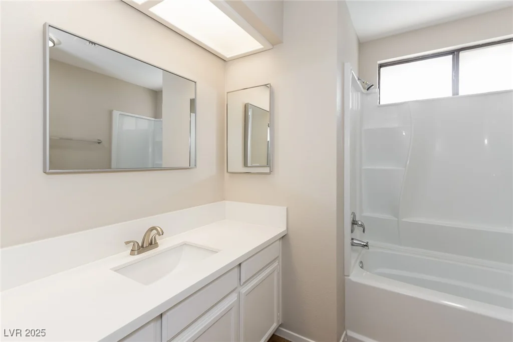 2924 Pleasant Lake, Las Vegas, NV 89117