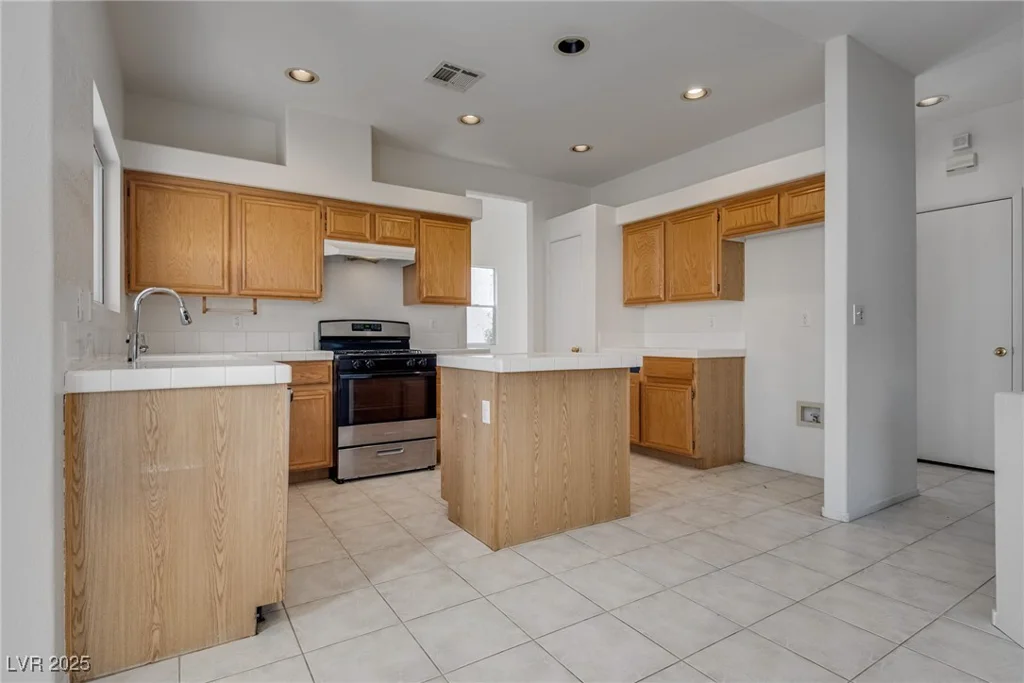8771 Martinique Bay, Las Vegas, NV 89147