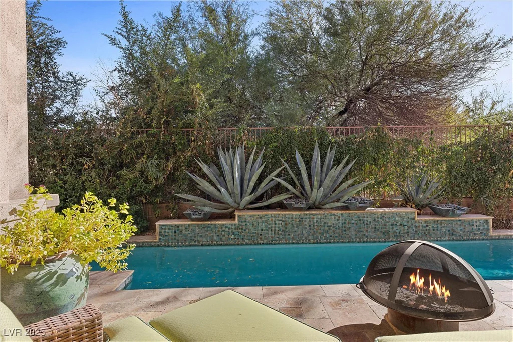 51 Avenida Sorrento, Henderson, NV 89011