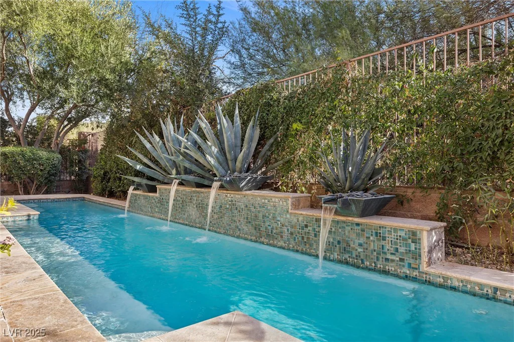 51 Avenida Sorrento, Henderson, NV 89011