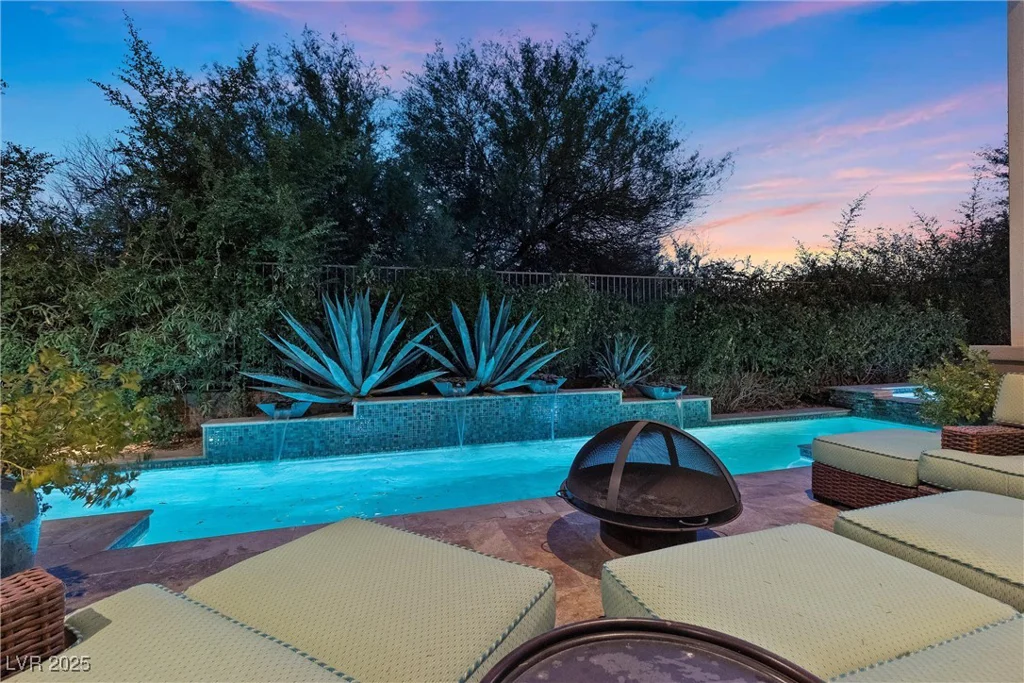 51 Avenida Sorrento, Henderson, NV 89011