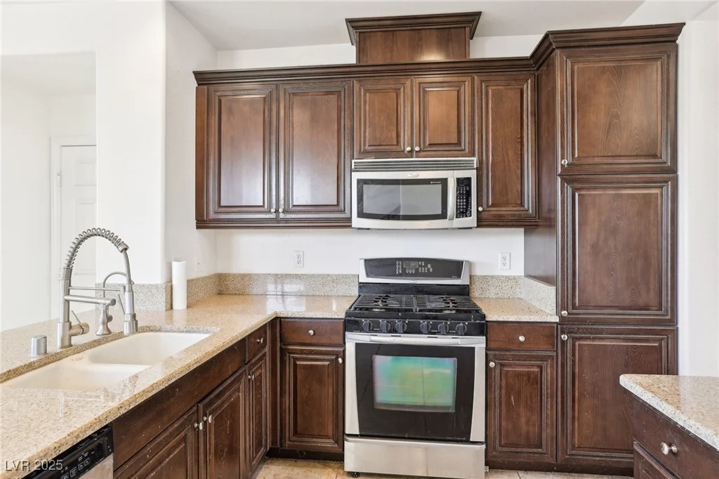 8341 Lower Trailhead, Las Vegas, NV 89113