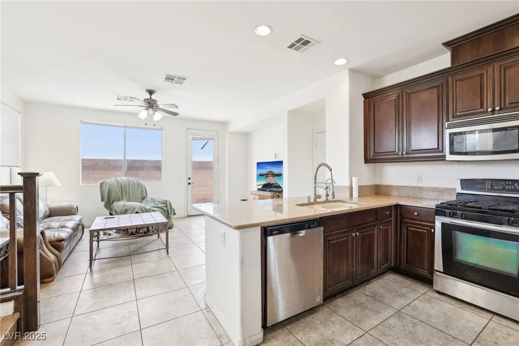 8341 Lower Trailhead, Las Vegas, NV 89113