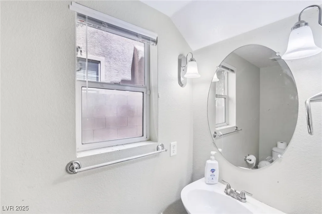 8341 Lower Trailhead, Las Vegas, NV 89113