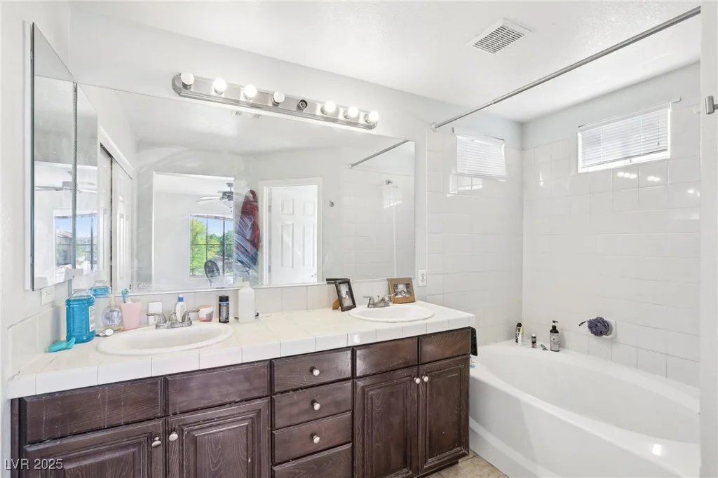 8341 Lower Trailhead, Las Vegas, NV 89113