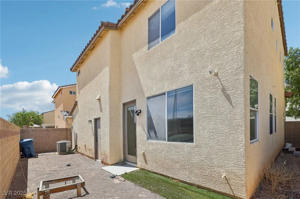 8341 Lower Trailhead, Las Vegas, NV 89113