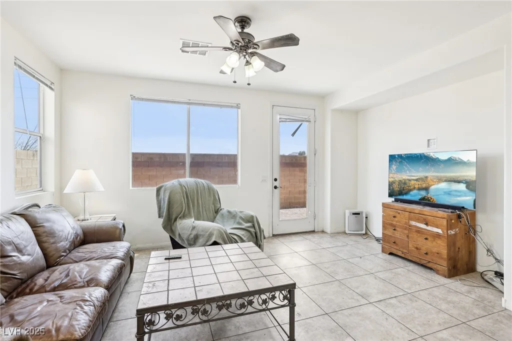 8341 Lower Trailhead, Las Vegas, NV 89113