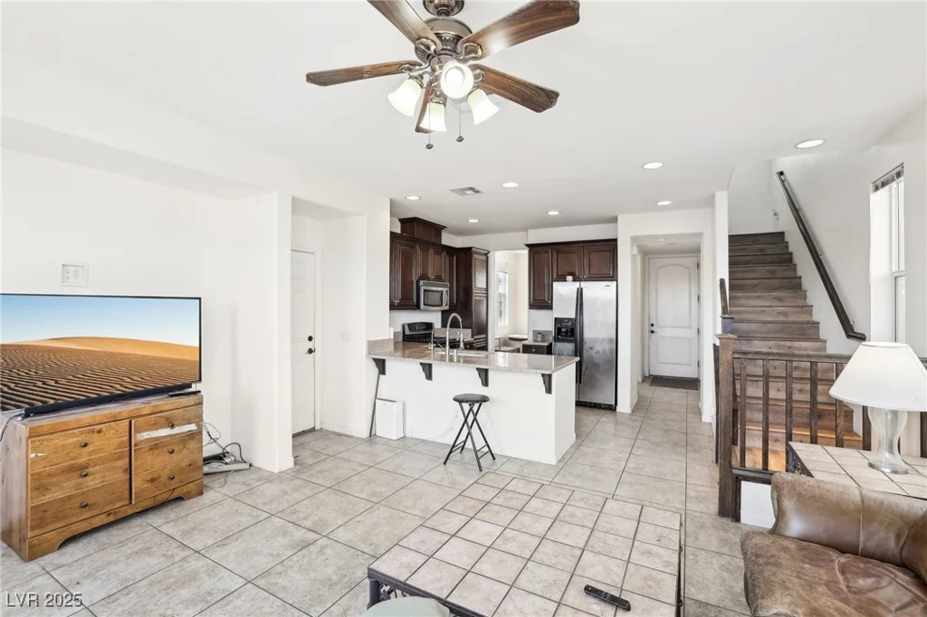 8341 Lower Trailhead, Las Vegas, NV 89113