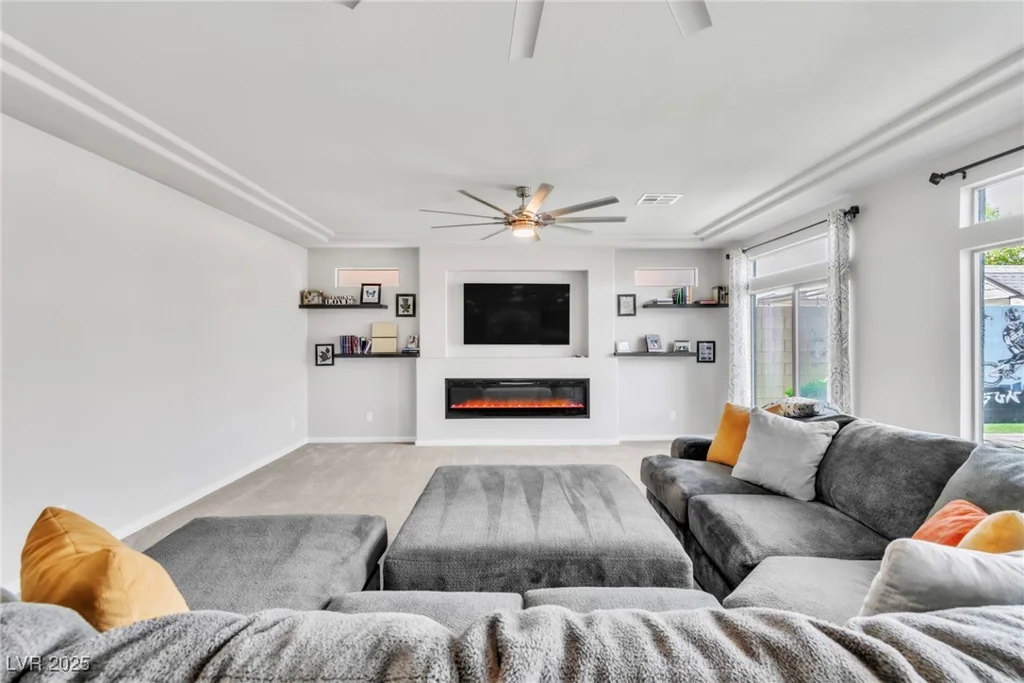 5976 Rockway Glen, Las Vegas, NV 89141