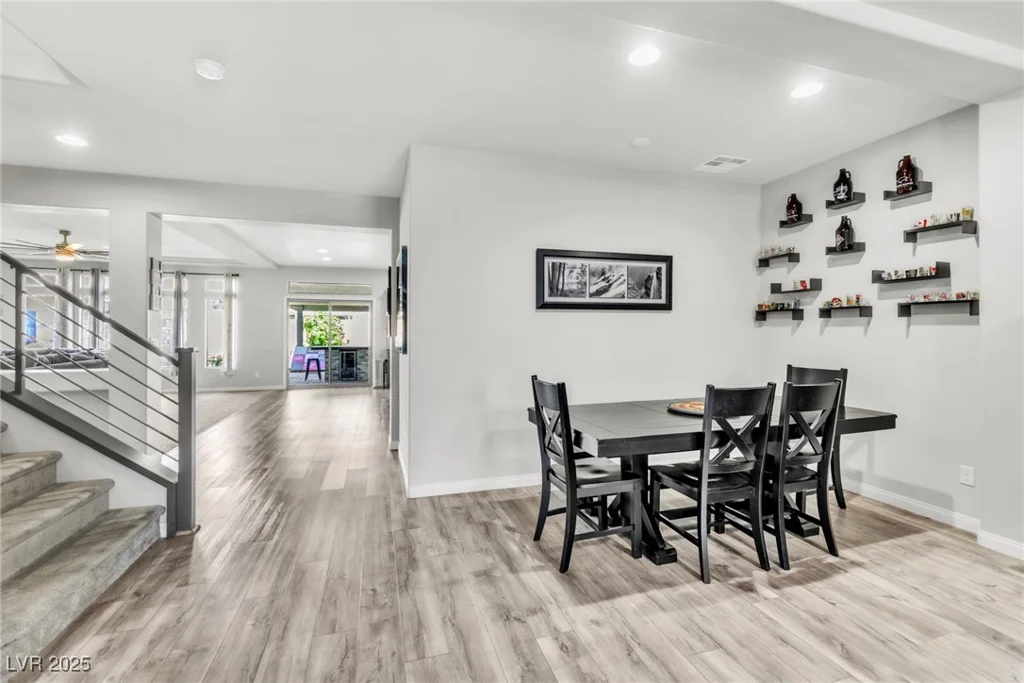 5976 Rockway Glen, Las Vegas, NV 89141