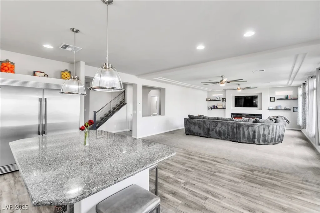 5976 Rockway Glen, Las Vegas, NV 89141