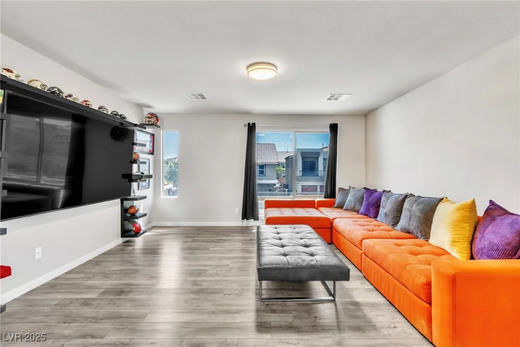 5976 Rockway Glen, Las Vegas, NV 89141