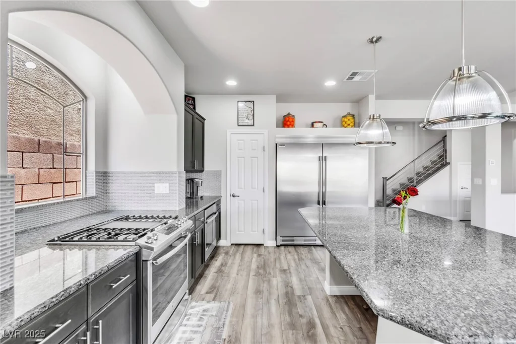 5976 Rockway Glen, Las Vegas, NV 89141