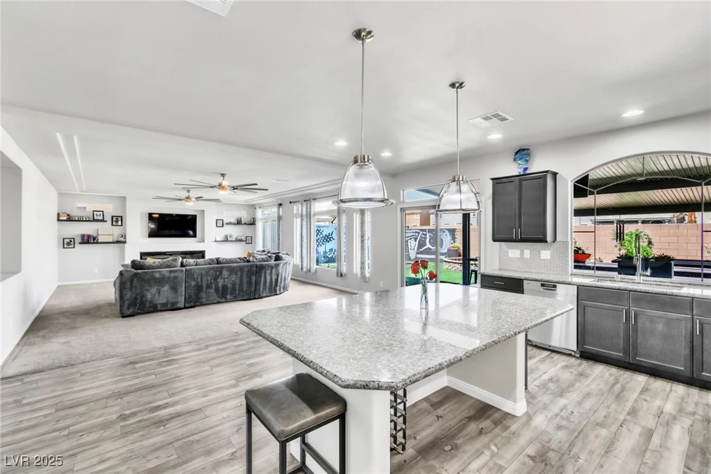 5976 Rockway Glen, Las Vegas, NV 89141