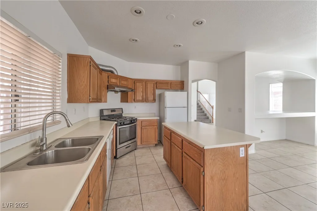 7977 Blue Brook, Las Vegas, NV 89147