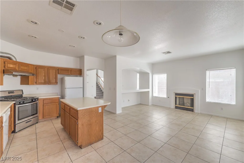 7977 Blue Brook, Las Vegas, NV 89147