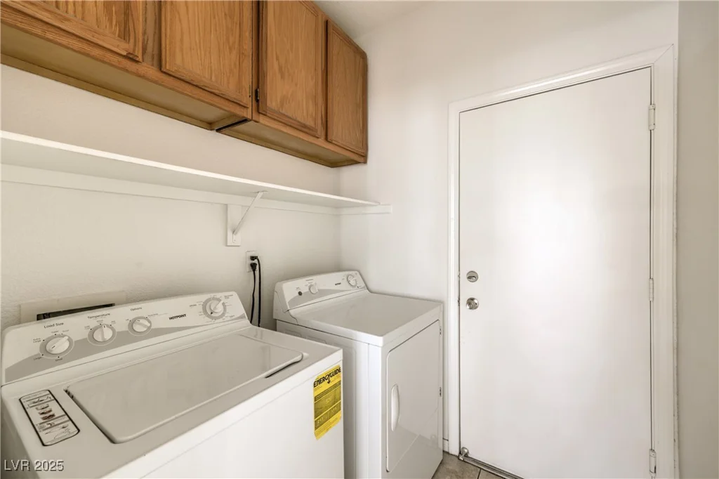 7977 Blue Brook, Las Vegas, NV 89147