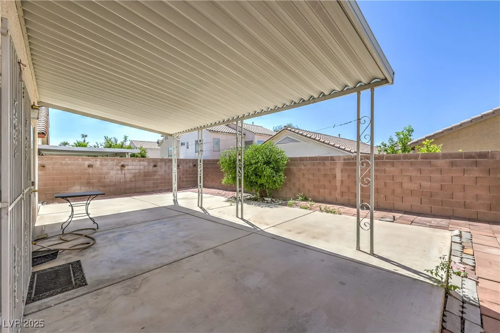 7977 Blue Brook, Las Vegas, NV 89147