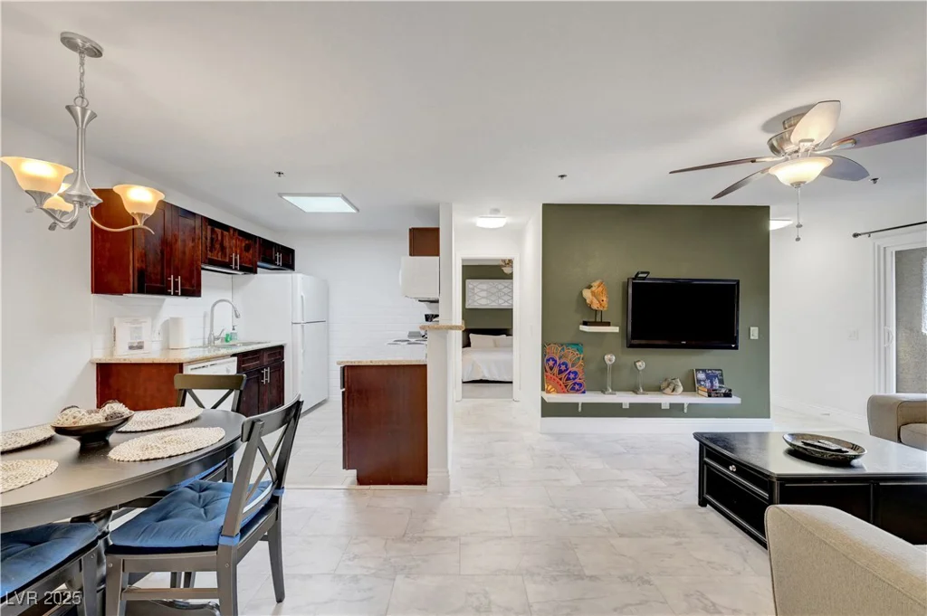 4200 Valley View, Las Vegas, NV 89103