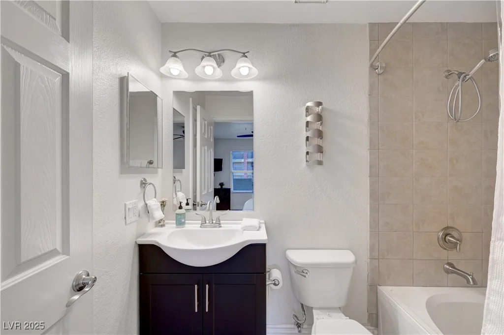 4200 Valley View, Las Vegas, NV 89103