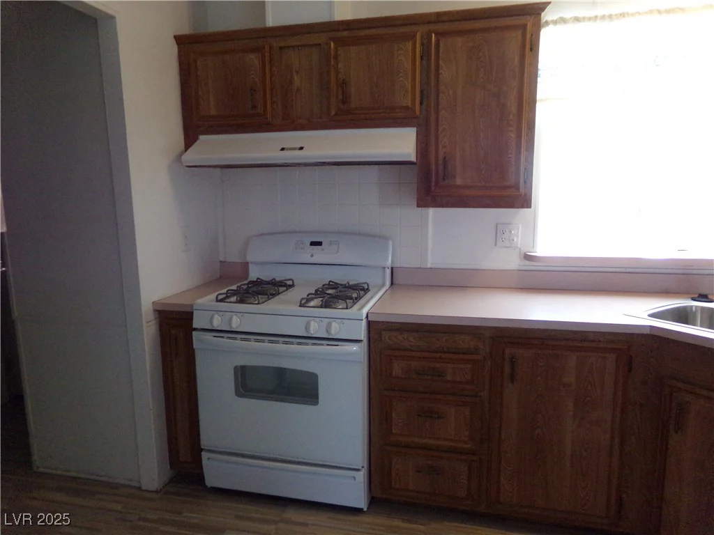 2111 Mesquite, Pahrump, NV 89060
