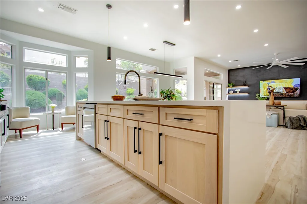 10709 Hunters Woods, Las Vegas, NV 89134