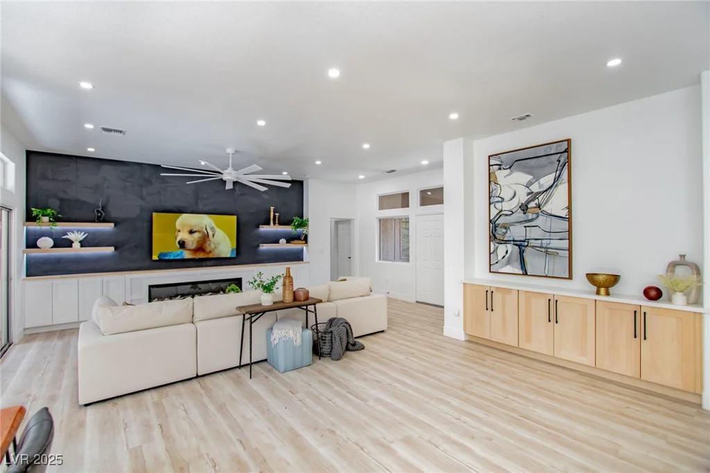 10709 Hunters Woods, Las Vegas, NV 89134