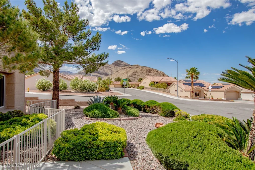 10709 Hunters Woods, Las Vegas, NV 89134