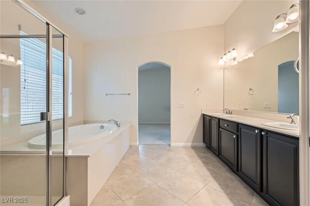 9252 Oxbow Lake, Las Vegas, NV 89149