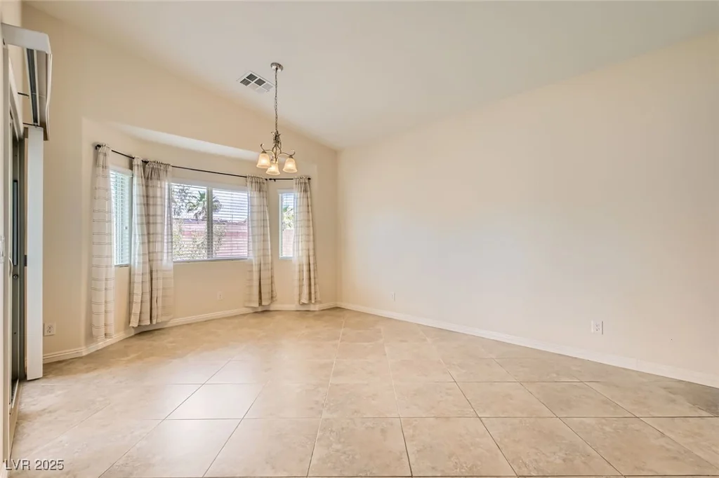 9252 Oxbow Lake, Las Vegas, NV 89149
