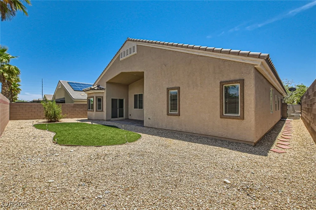 9252 Oxbow Lake, Las Vegas, NV 89149