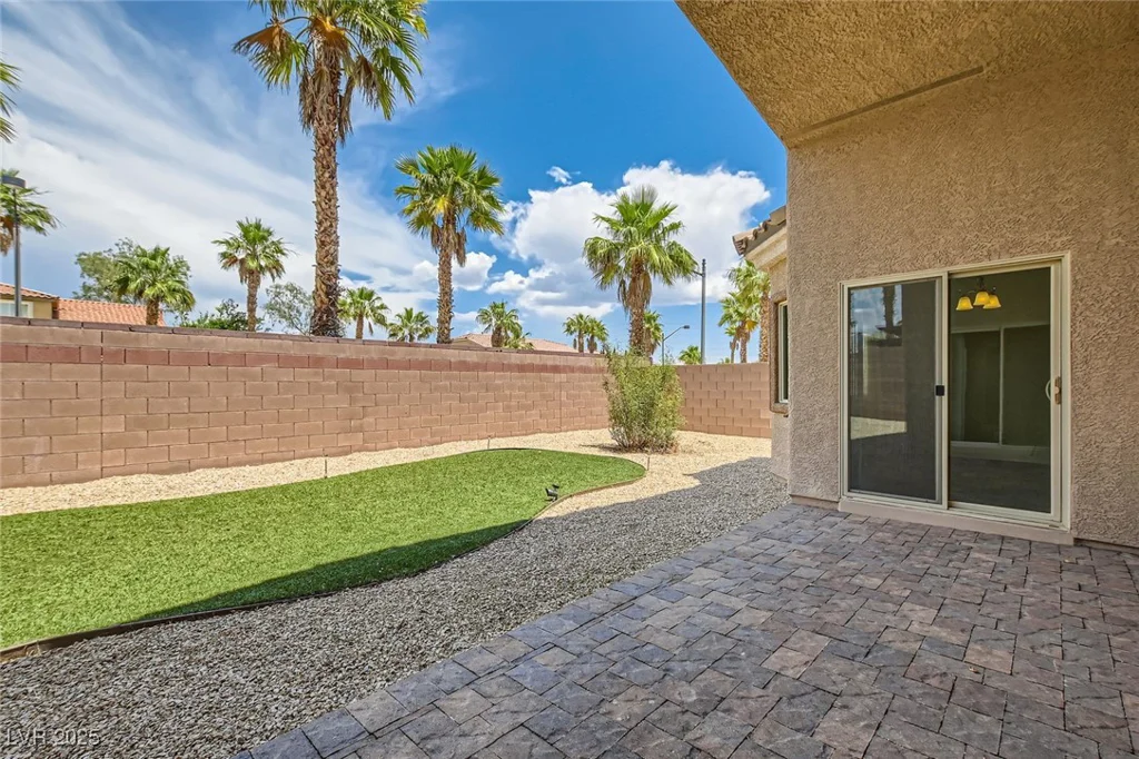 9252 Oxbow Lake, Las Vegas, NV 89149