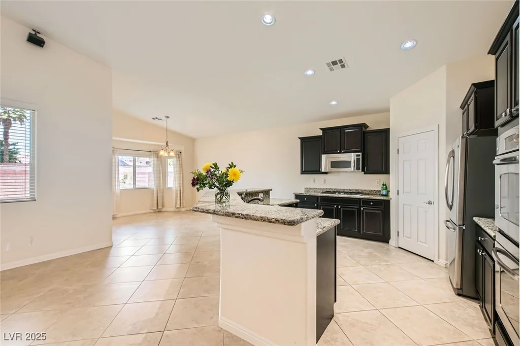 9252 Oxbow Lake, Las Vegas, NV 89149