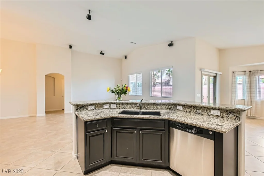 9252 Oxbow Lake, Las Vegas, NV 89149