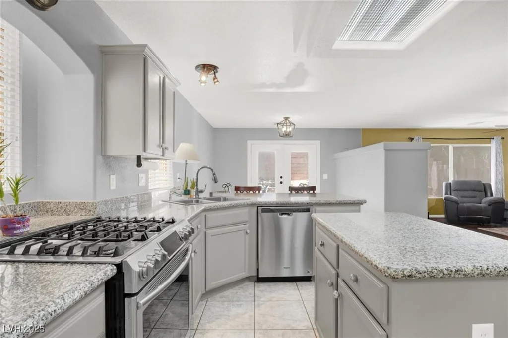 7437 Treasure Chest, Las Vegas, NV 89139