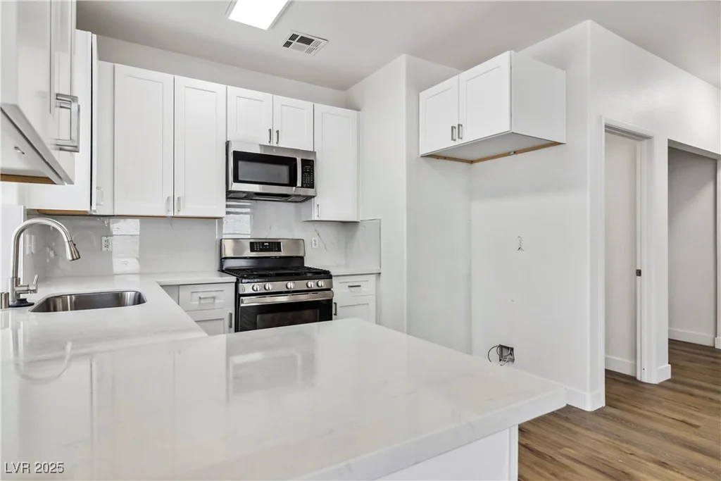 5228 Shasta Lake, Las Vegas, NV 89118