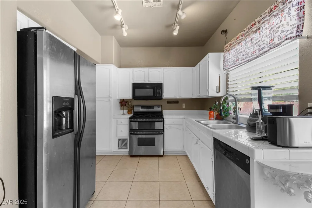2500 Cortina, Henderson, NV 89074