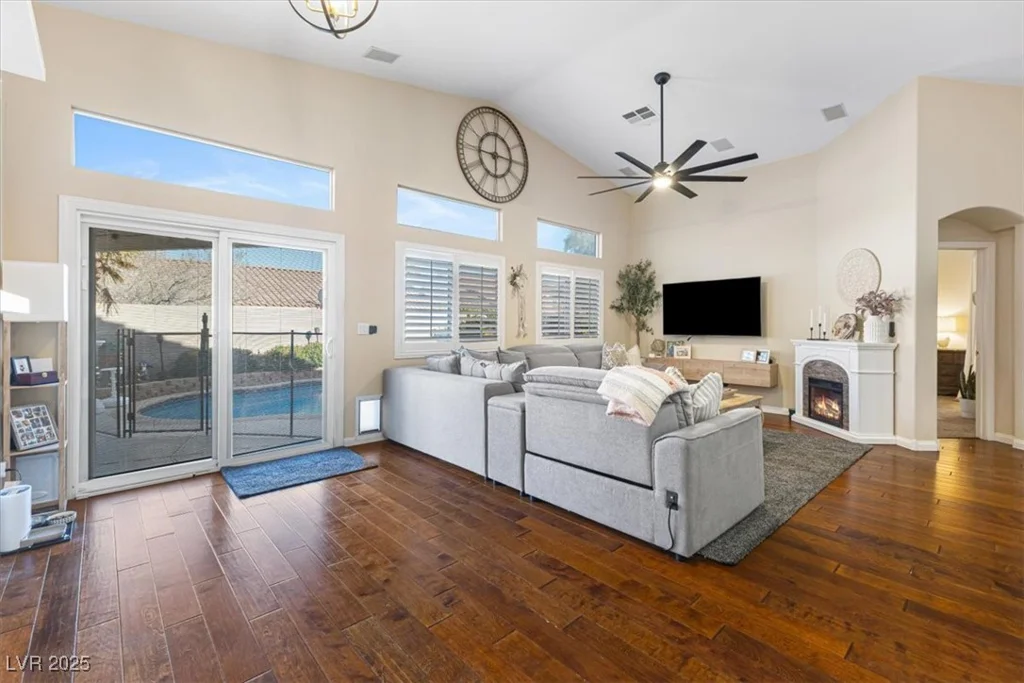 10638 La Spezia, Las Vegas, NV 89141
