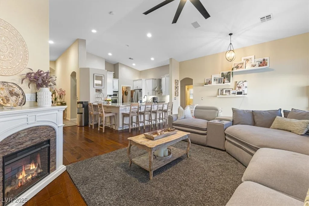 10638 La Spezia, Las Vegas, NV 89141