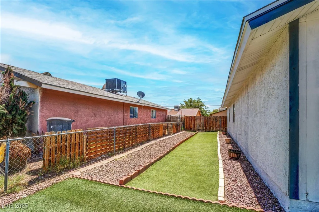 4432 Ash, Las Vegas, NV 89110