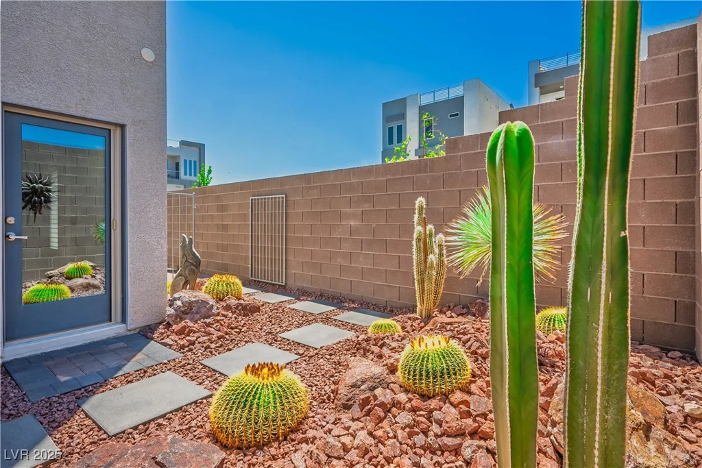 8175 Caldera Creek, Las Vegas, NV 89113