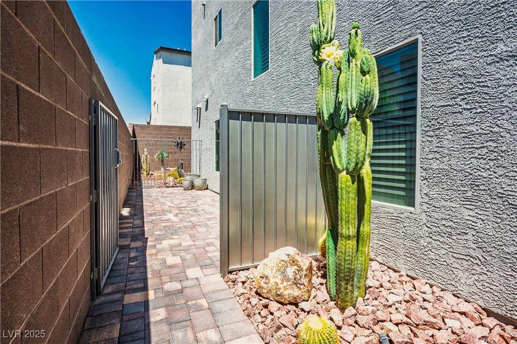 8175 Caldera Creek, Las Vegas, NV 89113
