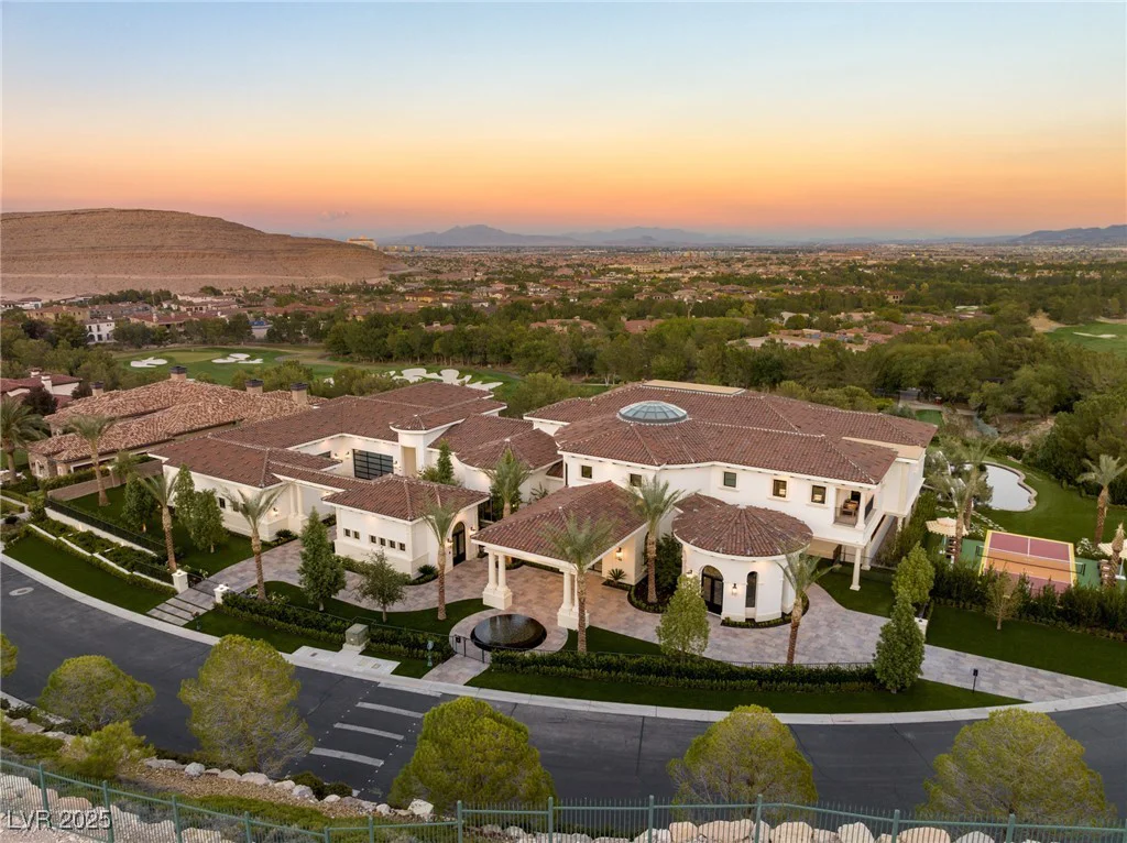 48 Augusta Canyon, Las Vegas, NV 89141