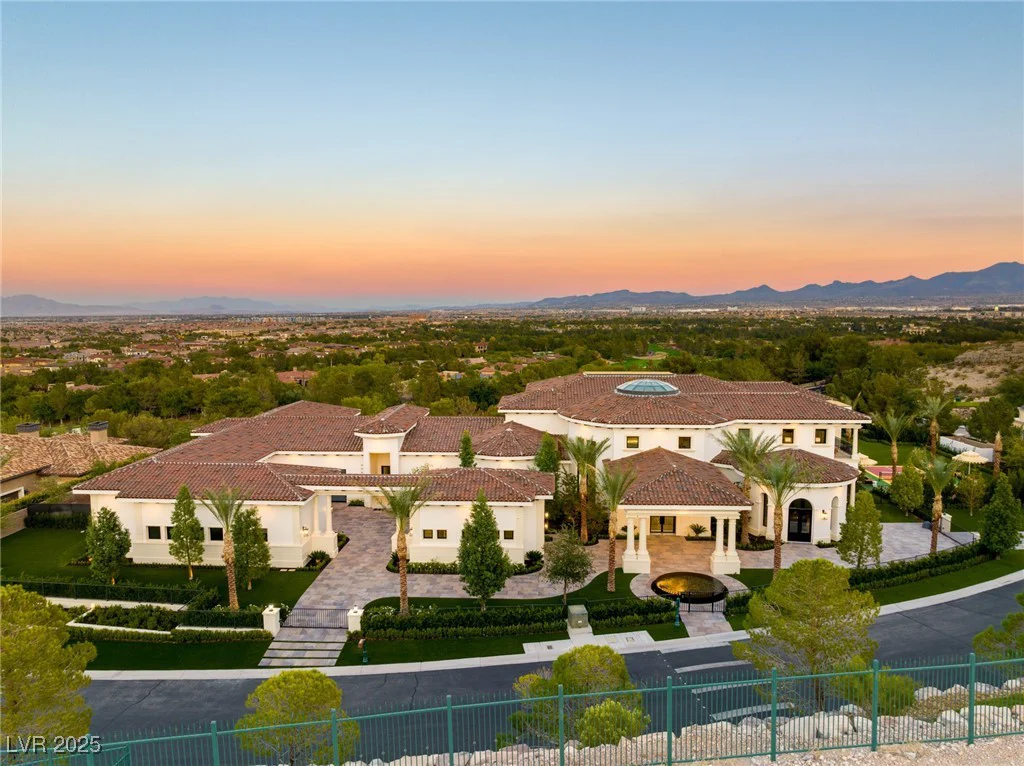 48 Augusta Canyon, Las Vegas, NV 89141