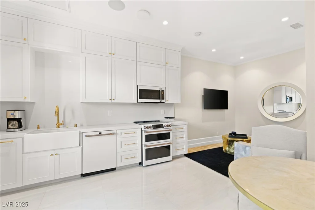 48 Augusta Canyon, Las Vegas, NV 89141