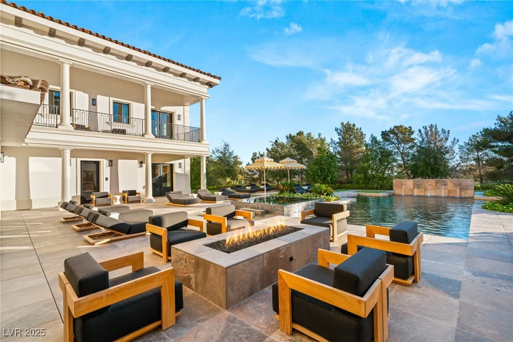 48 Augusta Canyon, Las Vegas, NV 89141